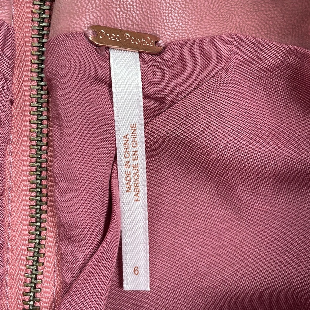 FREE PEOPLE Suede Mini Skirt 💗🌺💅 - Picture 4 of 4